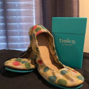 Tieks flats